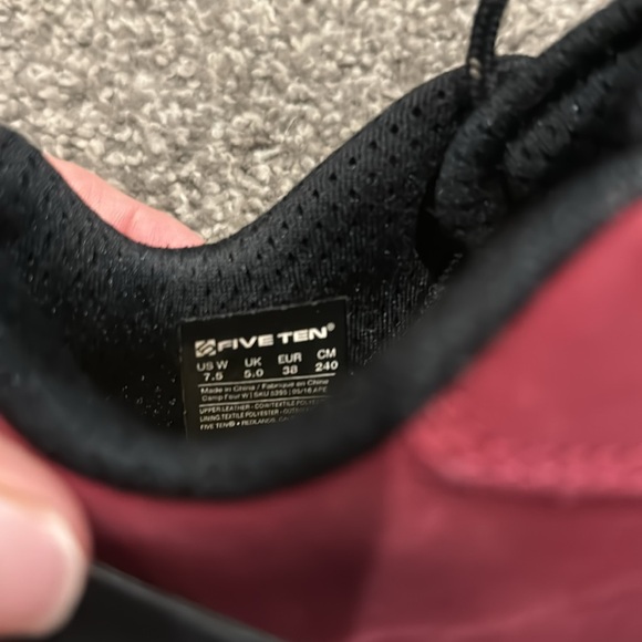 Five Ten. Camp Four Womens 7.5 hiking, canyoneering shoe - Picture 5 of 7